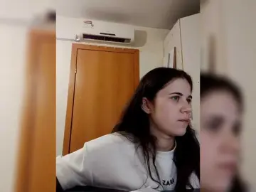 Tlaaskaa  live sex cam