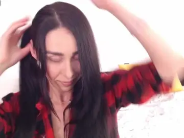 ValeriaFoxx  live sex cam