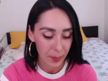 ValeriaFoxx  live sex cam