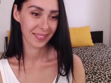 ValeriaFoxx  live sex cam