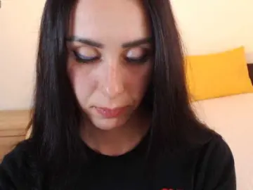 ValeriaFoxx  live sex cam