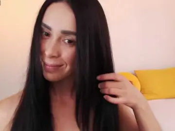 ValeriaFoxx  live sex cam