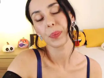 ValeriaFoxx  live sex cam