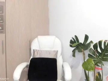 Misswhitneyr  live sex cam