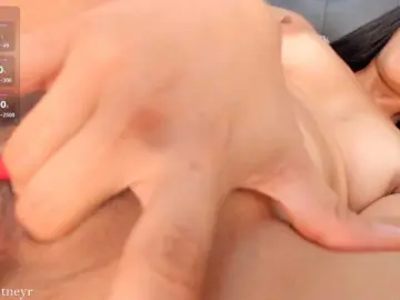 Misswhitneyr  live sex cam