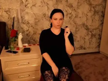 Juliamills  live sex cam