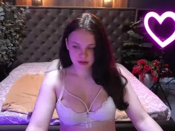 SnowWhiti  live sex cam