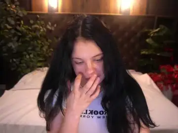 SnowWhiti  live sex cam