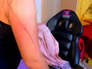 Juanita-tay  live sex cam