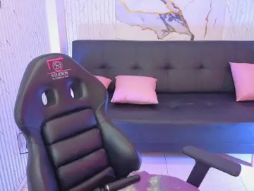 Juanita-tay  live sex cam
