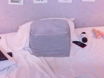 Nymplo-bff  live sex cam