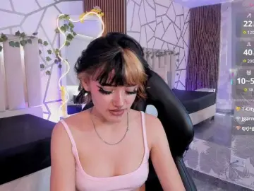 Cloee-tay1  live sex cam