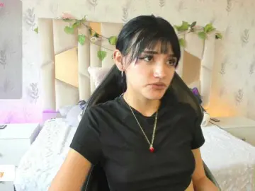 Cloee-tay1  live sex cam
