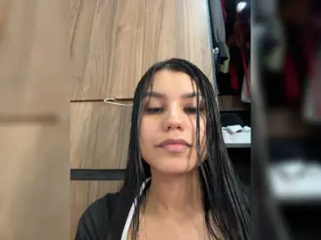 Julinaa9  live sex cam