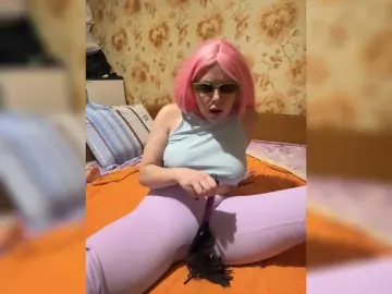 Tilda155  live sex cam