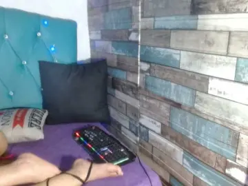 Yesamyn-Stone69  live sex cam