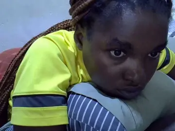 Princess-scovia  live sex cam