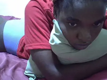 Princess-scovia  live sex cam