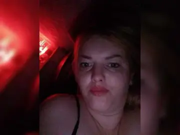 NellieVega  live sex cam