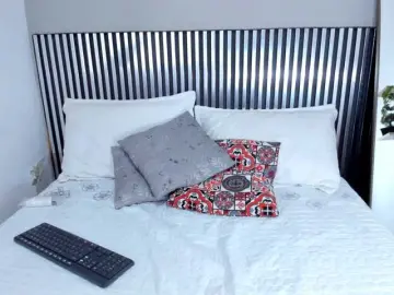 Nicole-Angels  live sex cam