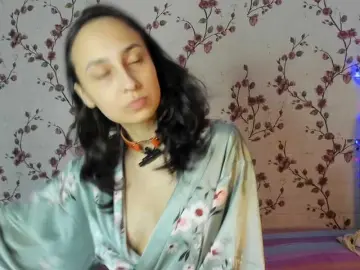 ReginaShine  live sex cam