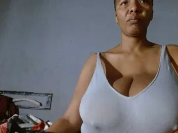 Diamondboobs44dddx  live sex cam