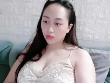 Amy-Yong  live sex cam