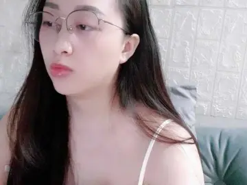Amy-Yong  live sex cam