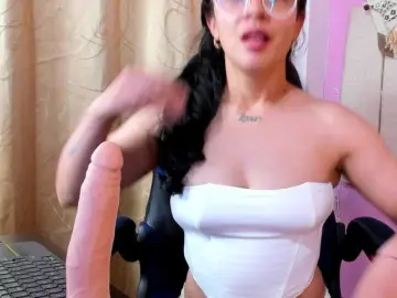 Coraliiine-  live sex cam