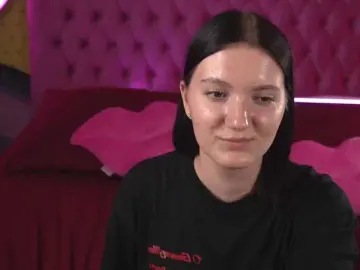 KiraRaya  live sex cam