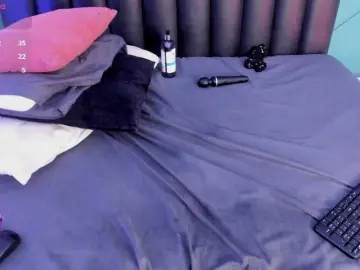 MiluVega  live sex cam