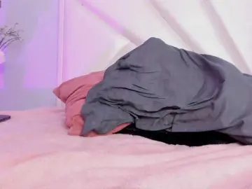 MiluVega  live sex cam