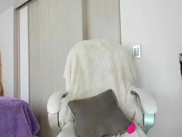 NatalieeClark  live sex cam