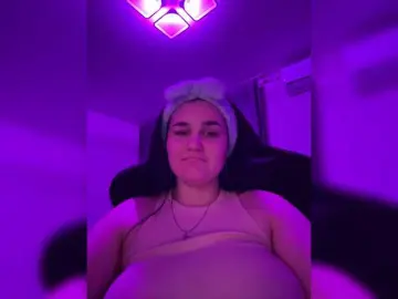 VickiPatrick  live sex cam