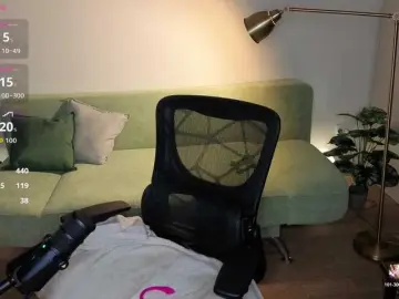 Victoria1  live sex cam