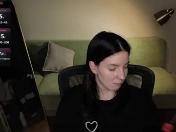 Victoria1  live sex cam