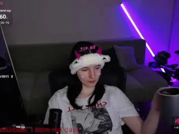 Victoria1  live sex cam