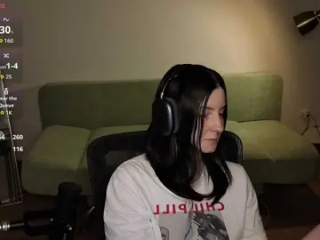 Victoria1  live sex cam