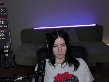 Victoria1  live sex cam
