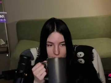 Victoria1  live sex cam