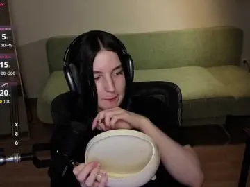 Victoria1  live sex cam