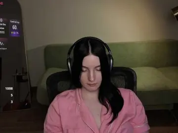 Victoria1  live sex cam