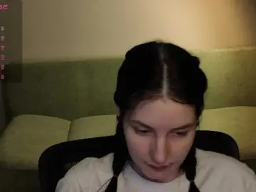 Victoria1  live sex cam