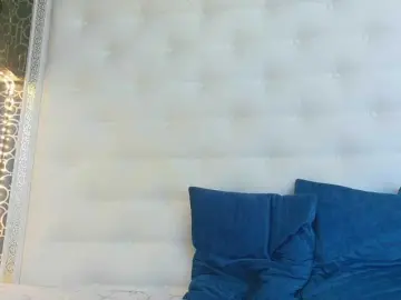 Karissia-x  live sex cam