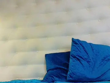 Karissia-x  live sex cam
