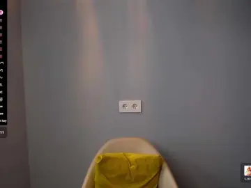 Bubbblegum  live sex cam