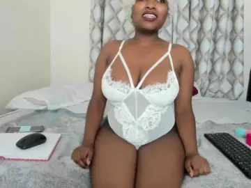 Busty-Bree  live sex cam