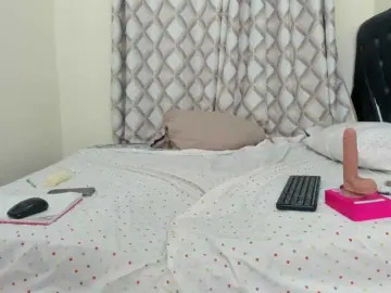 Busty-Bree  live sex cam