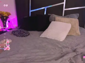 KimLuv  live sex cam