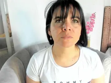 LauraHotties  live sex cam